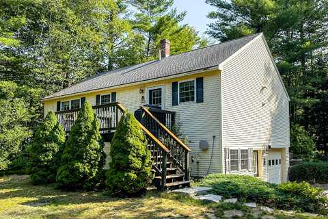27 Stonehedge Drive, Bridgton, ME 04009