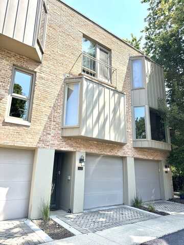 132 Percy Julian Square, Oak Park, IL 60302
