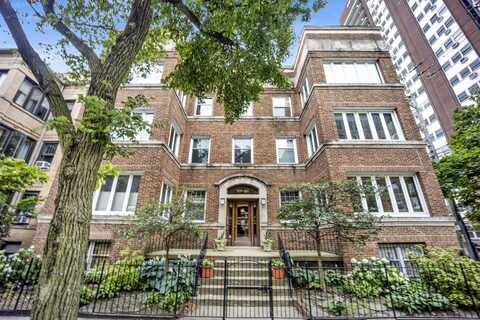 941 W Argyle Street, Chicago, IL 60640