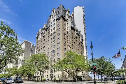 6101 N Sheridan Road, Chicago, IL 60660