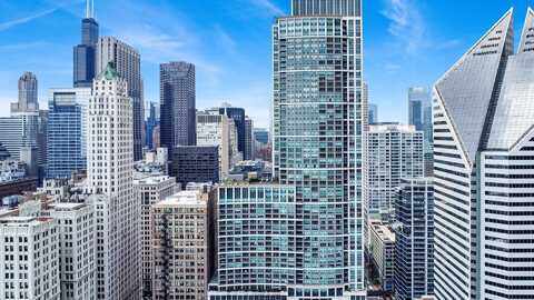 130 N Garland Court, Chicago, IL 60602