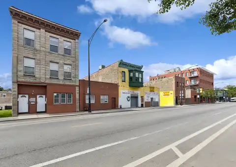 2135 W Armitage Avenue, Chicago, IL 60647