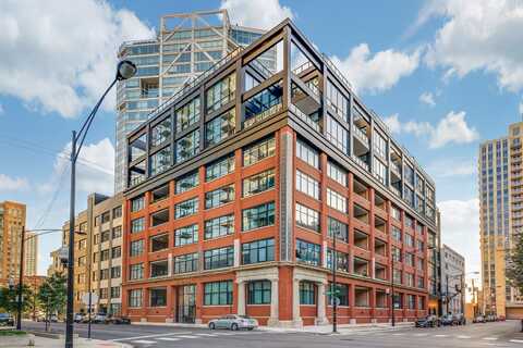 676 N KINGSBURY Street, Chicago, IL 60654
