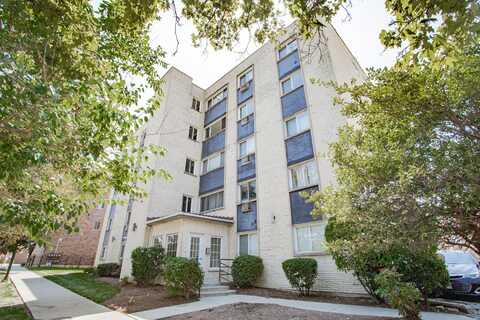 4976 N MILWAUKEE Avenue, Chicago, IL 60630