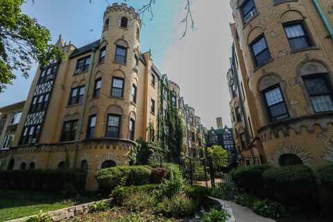 4207 N Kedvale Avenue, Chicago, IL 60641