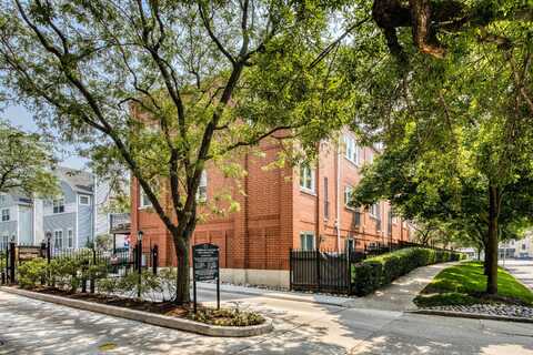 2801 N Wolcott Avenue, Chicago, IL 60657