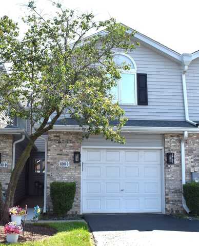 8301 Highpoint Circle, Darien, IL 60561