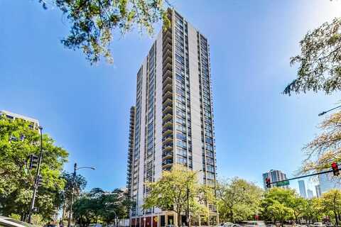 1360 N Sandburg Terrace, Chicago, IL 60610
