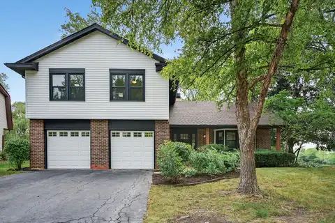 3961 Whispering Trails Drive, Hoffman Estates, IL 60192