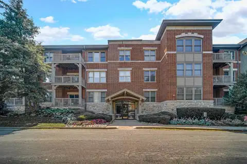 275 E Railroad Avenue, Bartlett, IL 60103