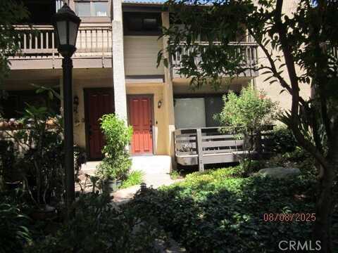 21901 Burbank Boulevard, Woodland Hills, CA 91367