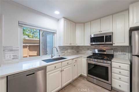23 Alderwood, Irvine, CA 92604