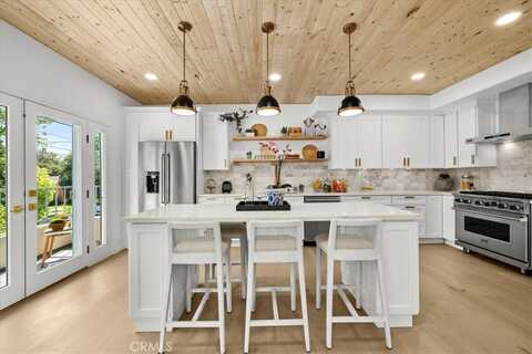 4414 Moorpark Way, Toluca Lake, CA 91602