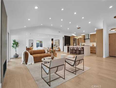 24100 Philiprimm Street, Woodland Hills, CA 91367