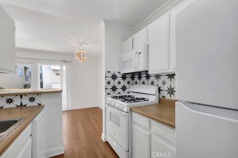 1020 Granville Avenue, Los Angeles, CA 90049