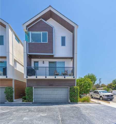 1960 Novus Place, Costa Mesa, CA 92627