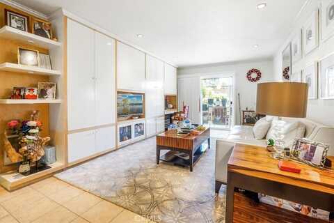 1000 MacArthur Boulevard W, Santa Ana, CA 92707