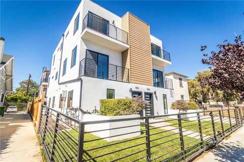 4507 W 18th St Drive, Los Angeles, CA 90019