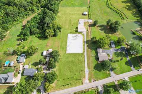 986 Cave Spring Road, Owens Cross Roads, AL 35763