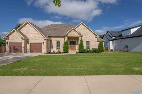 706 Saddleridge Way, Florence, AL 35630