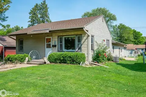 810 W 1st Avenue, Indianola, IA 50125