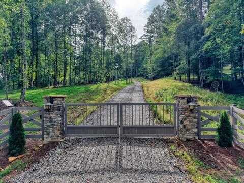 869 Garrett Circle, Blairsville, GA 30512