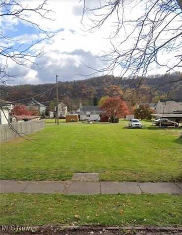 810 3rd Street, Brilliant, OH 43913