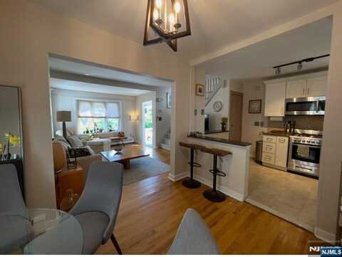 440 Tenafly Road, Tenafly, NJ 07670