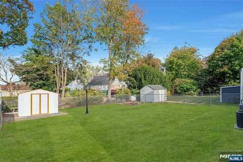 110 Central Avenue, Rochelle Park, NJ 07662