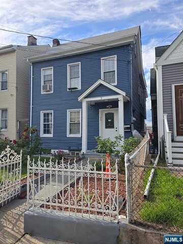 3 Barnes Street, Paterson, NJ 07501