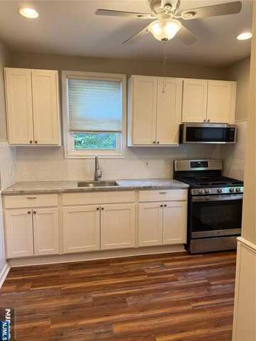 80 3rd Avenue 1, Westwood, NJ 07675