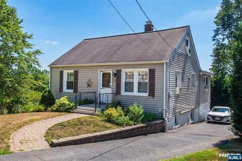 40 Prospect Road, Wayne, NJ 07470