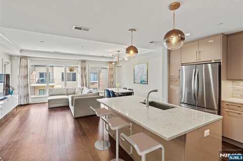 150 Henley Place 405, Weehawken, NJ 07086