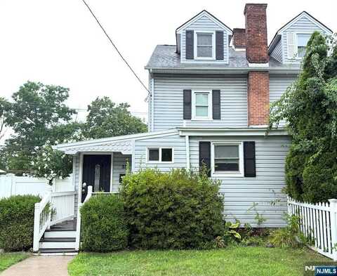 33 Ringwood Avenue, Pompton Lakes, NJ 07442