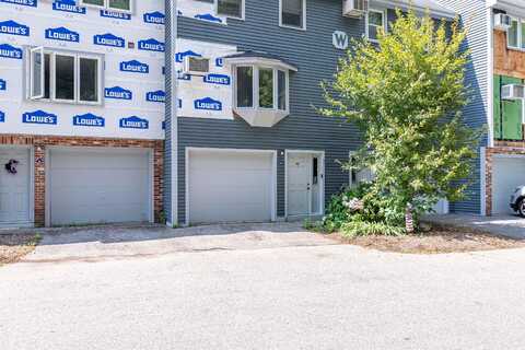 44 Valley West Way, Manchester, NH 03102