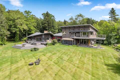 32 Steep Hill Road, Wilmington, VT 05363