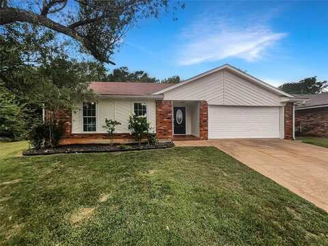 1409 S Avery Drive, Moore, OK 73160