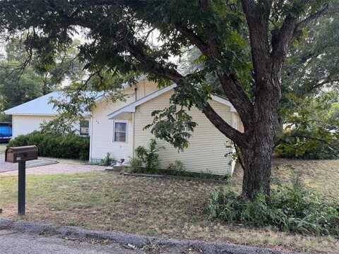 1301 S Green Street, Eastland, TX 76448
