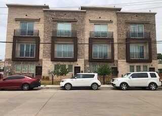 312 Feliks Gwozdz Place, Fort Worth, TX 76104
