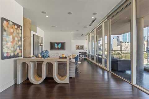 2408 Victory Park Lane, Dallas, TX 75219