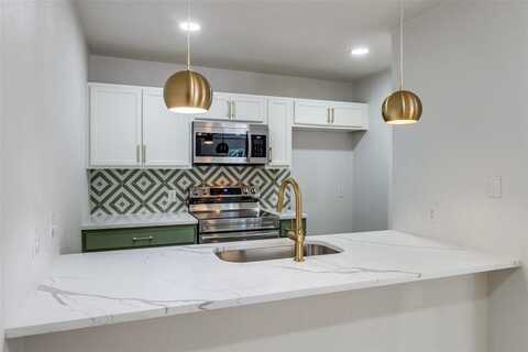9601 Walnut Street, Dallas, TX 75243