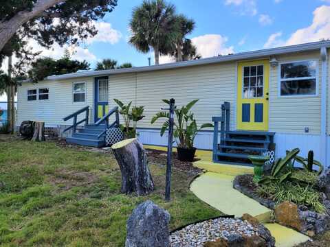 13 Cedar Ln, Port Orange, FL 32127