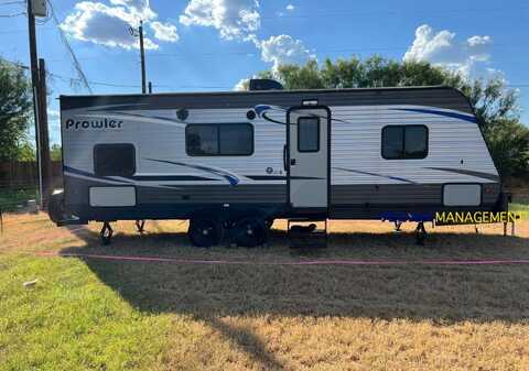 1819 Country Road 1001, Pearsall, TX 78061