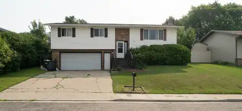 802 5th Ave, Mandan, ND 58554