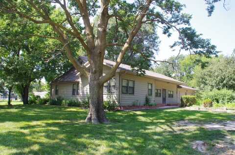 1039 N K St, Broken Bow, NE 68822