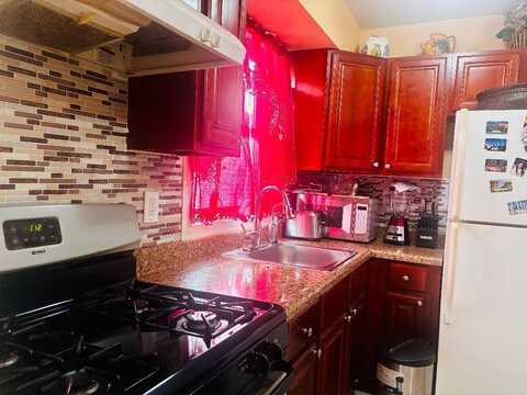 105 Lucille Ave, Staten Island, NY 10309