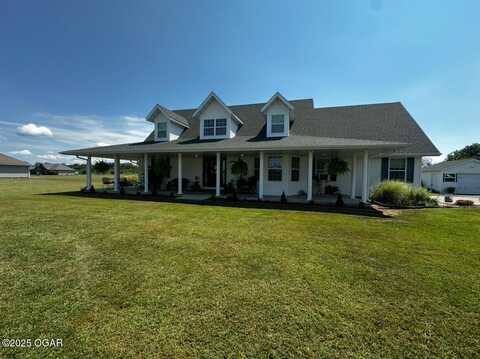 8797 Farm Road 2212, Cassville, MO 65625