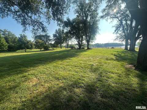 108 MASON Street, Tovey, IL 62570