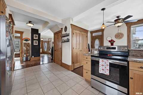 201 E 4TH Street, Tipton, IA 52772