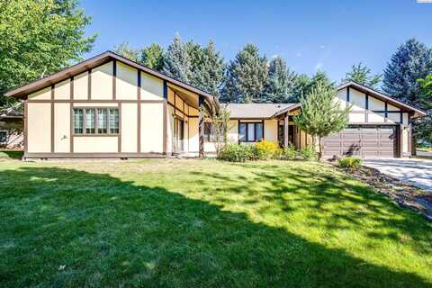 1007 SE Glen Echo Rd, Pullman, WA 99163